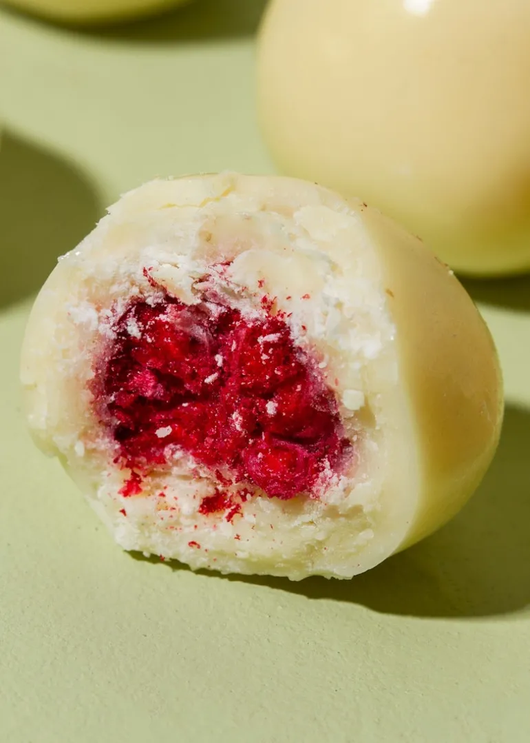 Gefriergetrocknete Himbeeren in weißer Schokolade 1 kg
